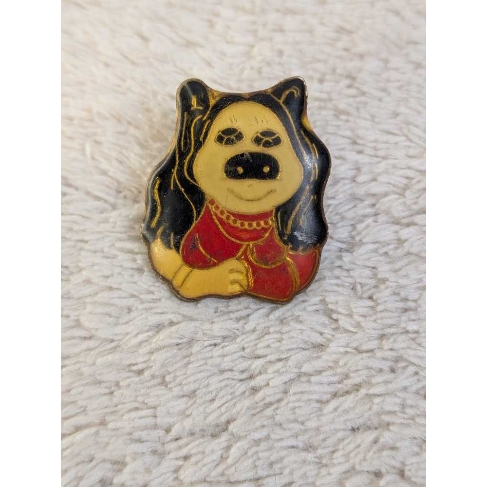 Vintage Enamel Pig‎ Pin Cute Cartoon Character Collectible Accessory